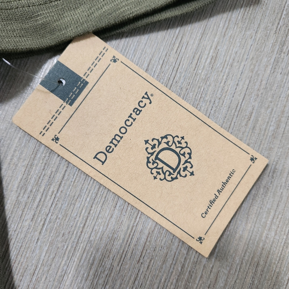 Democracy Cinched Sleeve Cotton V-Neck Top -GREEN -SMALL **NEW - Picture 11 of 13